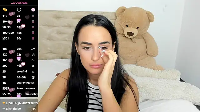 Snapshot of DarcieJane chatting on December 4, 2:31 am DarcieJane online show from December 4, 2:31 am