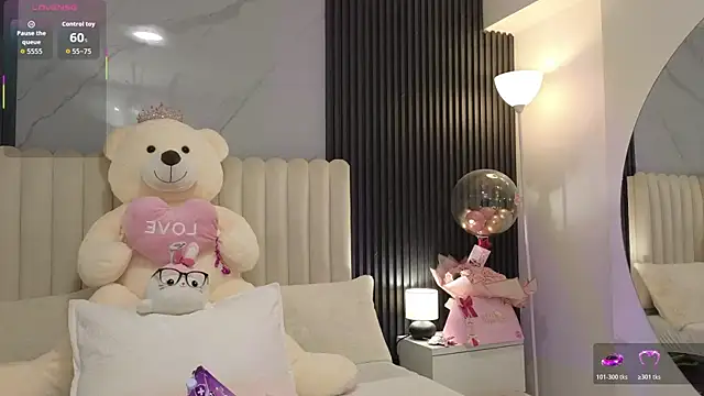 Madiee Rhea online show from May 19, 7:42 pm