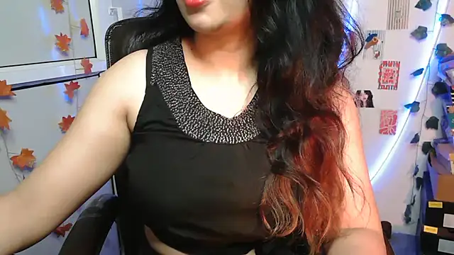 Snapshot of urvashihott chatting on July 19, 5:27 pm urvashihott online show from July 19, 5:27 pm