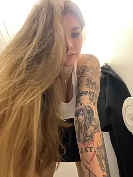 Snapshot of Holy_Tereza chatting on September 24, 3:37 pm Holy Tereza online show from September 24, 3:37 pm