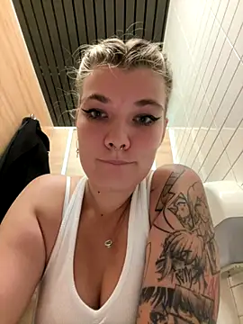 Snapshot of Holy_Tereza chatting on September 28, 3:39 pm Holy Tereza online show from September 28, 3:39 pm