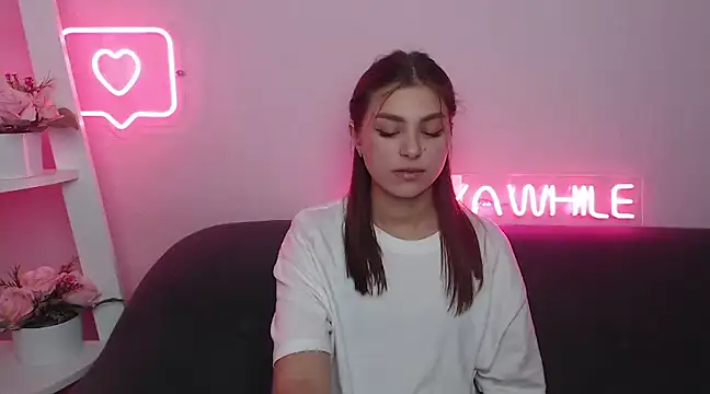 MilanaAngelAs online show from December 12, 8:47 am