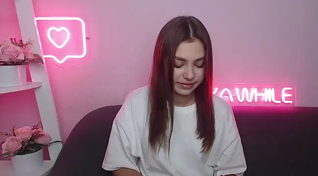 MilanaAngelAs online show from December 13, 5:49 am