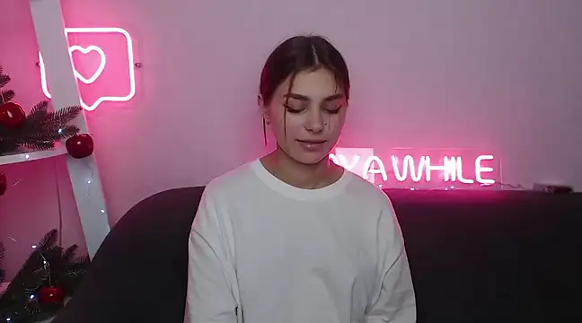 MilanaAngelAs online show from December 16, 8:41 am