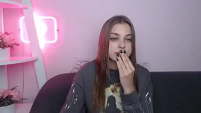 MilanaAngelAs online show from October 7, 7:44 pm