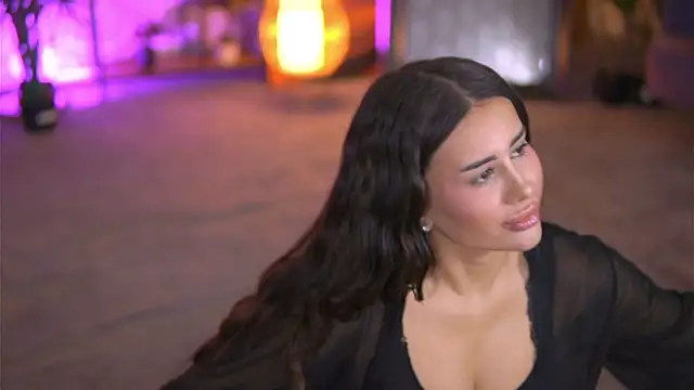EvaZane online show from December 14, 1:49 pm