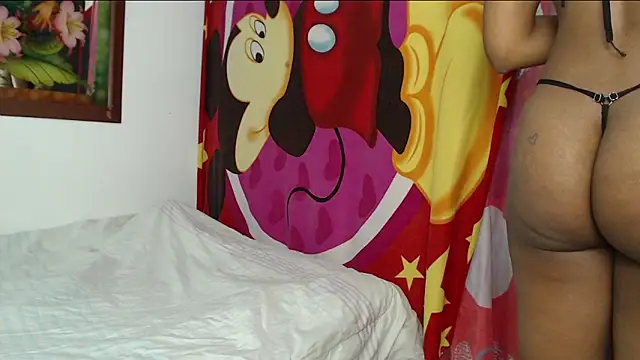 Snapshot of lizandandrew_hot chatting on February 18, 12:59 am lizandandrew hot online show from February 18, 12:59 am