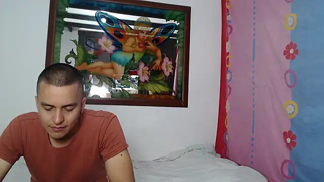 Snapshot of lizandandrew_hot chatting on March 23, 12:58 am lizandandrew hot online show from March 23, 12:58 am