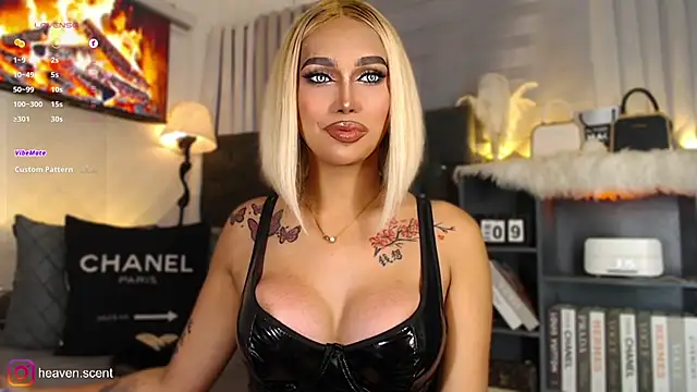 Snapshot of Angela_foxx chatting on February 9, 6:37 pm Angela foxx online show from February 9, 6:37 pm