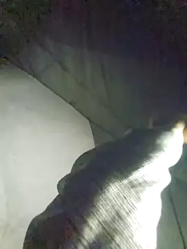 Snapshot of Snowwisss chatting on December 10, 7:26 am Snowwisss online show from December 10, 7:26 am