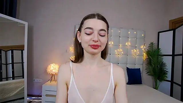 NicoleRosss online show from January 7, 8:24 am