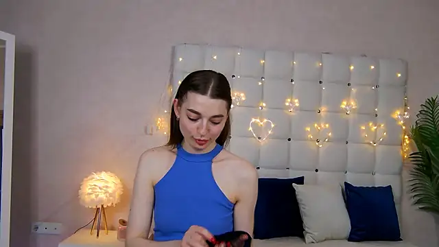 NicoleRosss online show from January 7, 4:27 pm