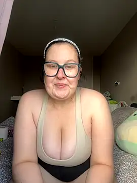 Snapshot of Misssmilf chatting on September 14, 11:42 am Misssmilf online show from September 14, 11:42 am