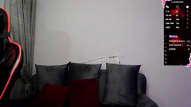 Lexyevans online show from December 8, 10:36 pm