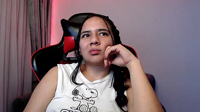 Lexyevans online show from December 17, 10:54 pm