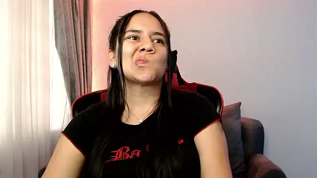 Lexyevans online show from December 25, 8:39 pm