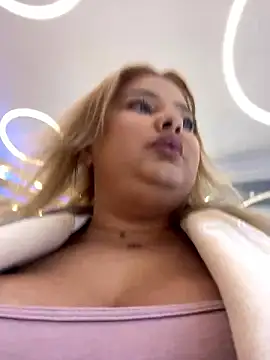 AllysonK online show from December 2, 11:23 am