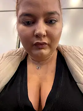 AllysonK online show from December 3, 12:06 pm