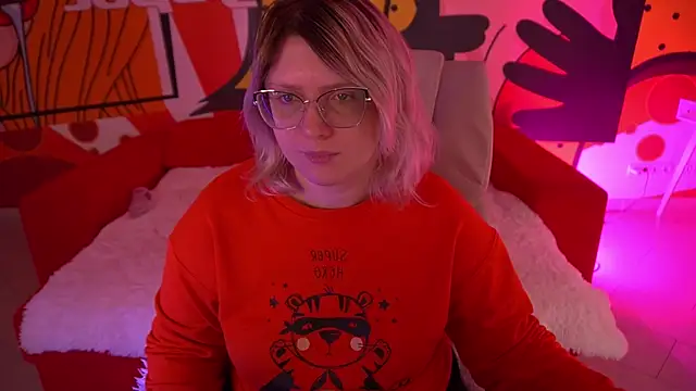 Snapshot of CoolTatis chatting on February 8, 7:23 am CoolTatis online show from February 8, 7:23 am