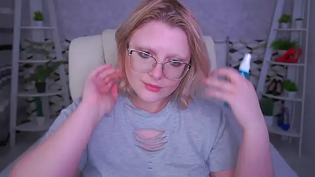 CoolTatis online show from May 19, 6:42 am