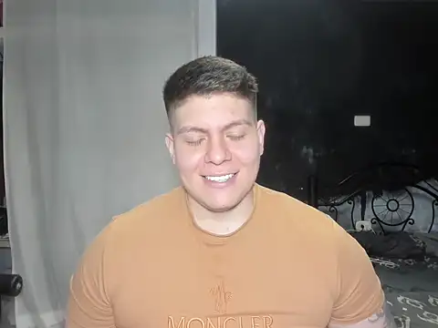 Snapshot of regan_jhonso chatting on December 25, 5:48 am regan jhonso online show from December 25, 5:48 am