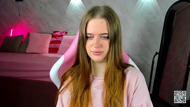 Snapshot of Betany_Foks chatting on March 21, 12:37 am Betany Foks online show from March 21, 12:37 am