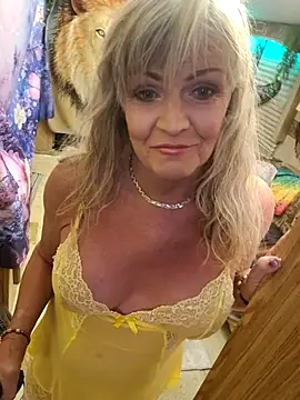 annika lately online show from March 28, 3:28 am