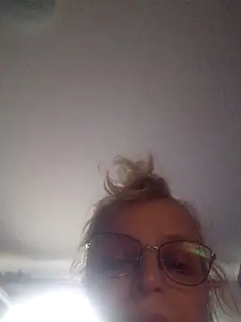 BritneyHudson online show from September 21, 6:15 am