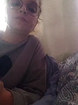 BritneyHudson online show from October 18, 1:34 pm