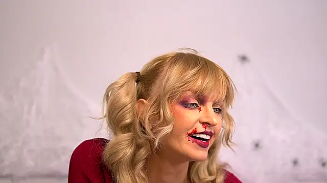 BritneyHudson online show from October 31, 4:57 am