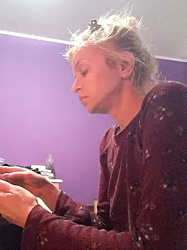 BritneyHudson online show from February 16, 6:53 am