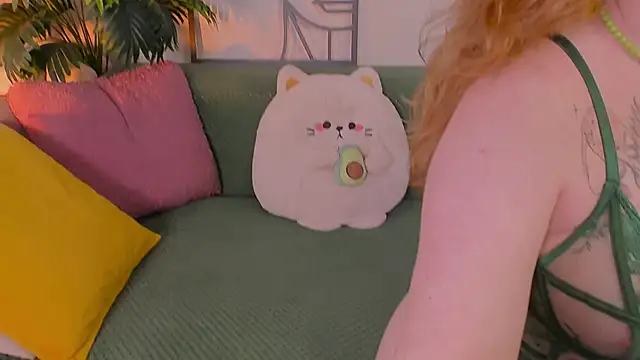 Snapshot of Tori_the_witch chatting on October 6, 5:27 am Tori the witch online show from October 6, 5:27 am