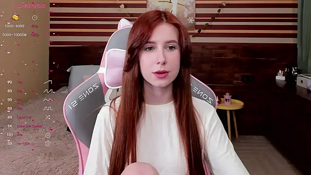 Snapshot of MilanaMua chatting on February 25, 11:30 am MilanaMua online show from February 25, 11:30 am