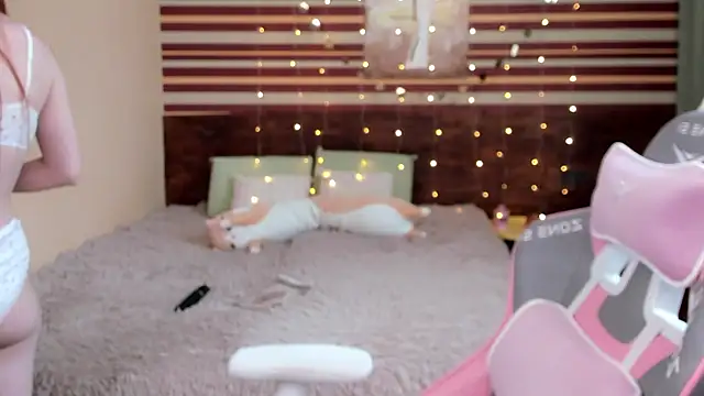 Snapshot of MilanaMua chatting on September 16, 7:31 am MilanaMua online show from September 16, 7:31 am