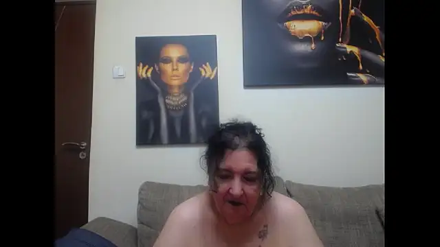 Snapshot of maturekorine chatting on June 11, 12:32 am maturekorine online show from June 11, 12:32 am