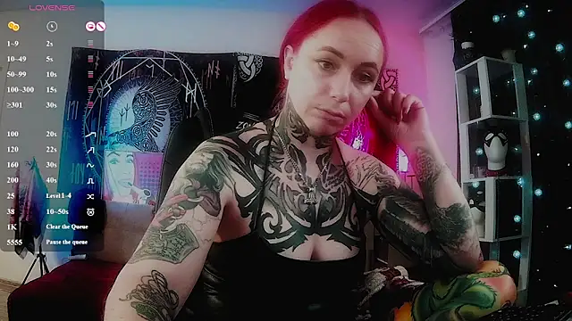 miss jenna lovee online show from May 7, 1:11 am