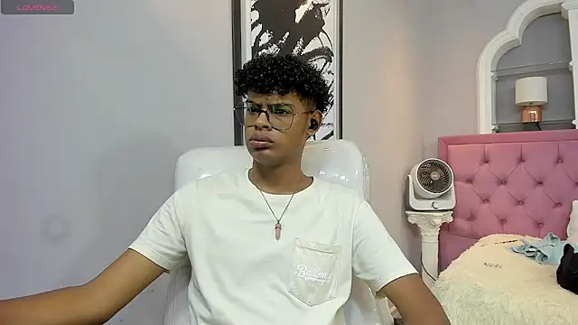 boylittle19cm online show from September 20, 12:06 pm