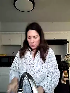 I LOVE-MYSELF online show from February 1, 3:50 pm
