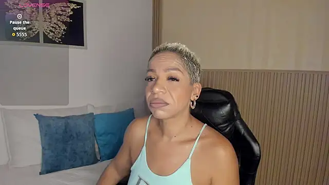 summer night  online show from March 29, 1:11 pm