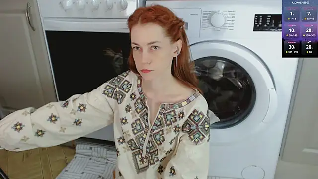 Amina Barbarian online show from October 17, 6:10 pm