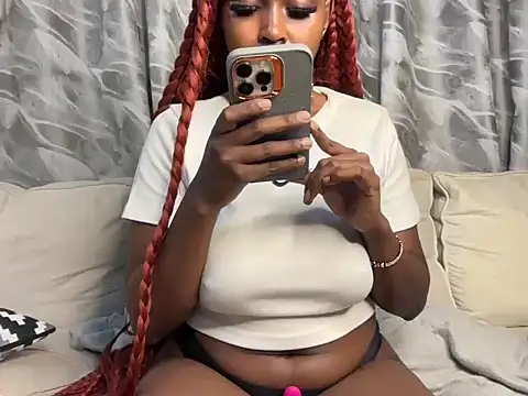 Snapshot of Chocolate_queen2 chatting on April 4, 4:55 am Chocolate queen2 online show from April 4, 4:55 am