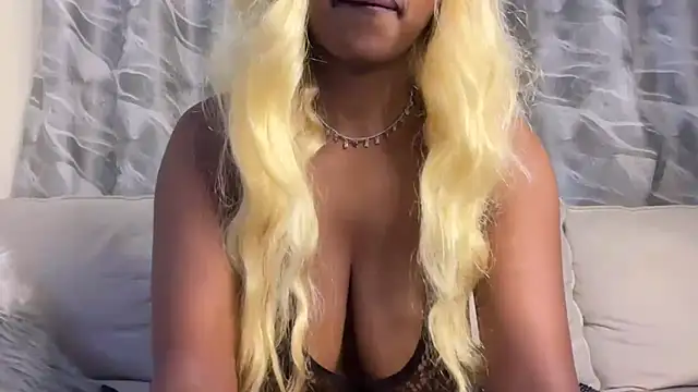 Chocolate queen2 online show from May 3, 4:29 am