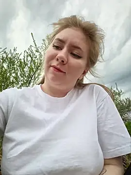 D0nna  online show from May 4, 2:46 pm