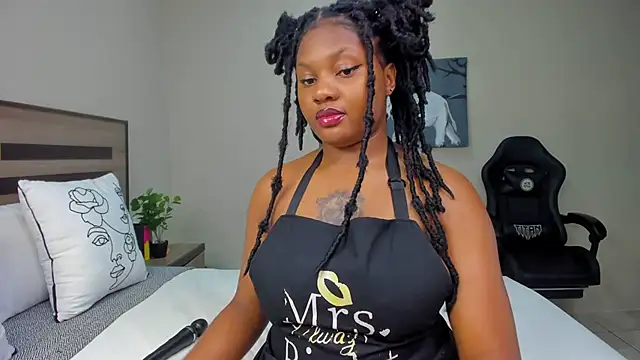 Renee-18 online show from April 3, 8:07 pm