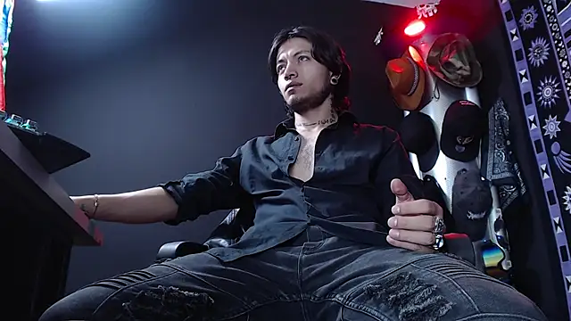 Dicaprioo  online show from March 5, 7:06 pm