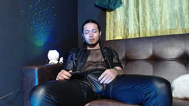 Dicaprioo  online show from May 1, 2:49 am