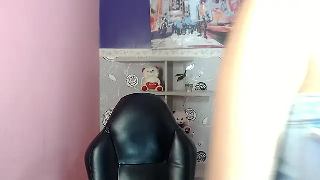 Linda Mattel online show from February 7, 2:58 pm