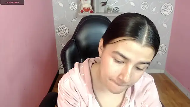 Linda Mattel online show from February 8, 2:38 pm