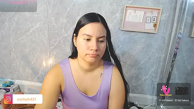 Mia  reys online show from December 19, 1:29 pm