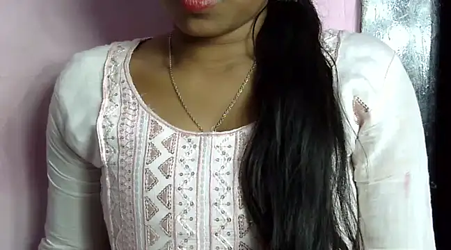 momo lov online show from December 8, 10:08 am